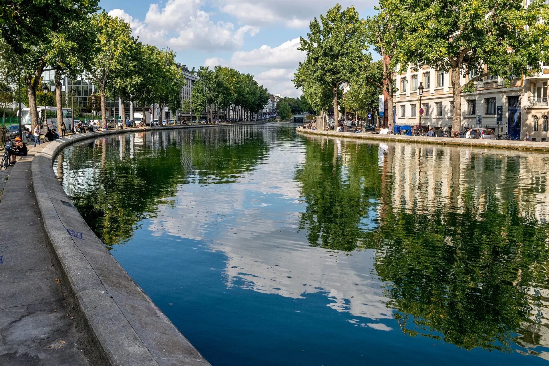Вид на канал сен-мартен. 241 canal st сша. Канал сен мартен. Город сен мартен франция. Каналы парижа.
