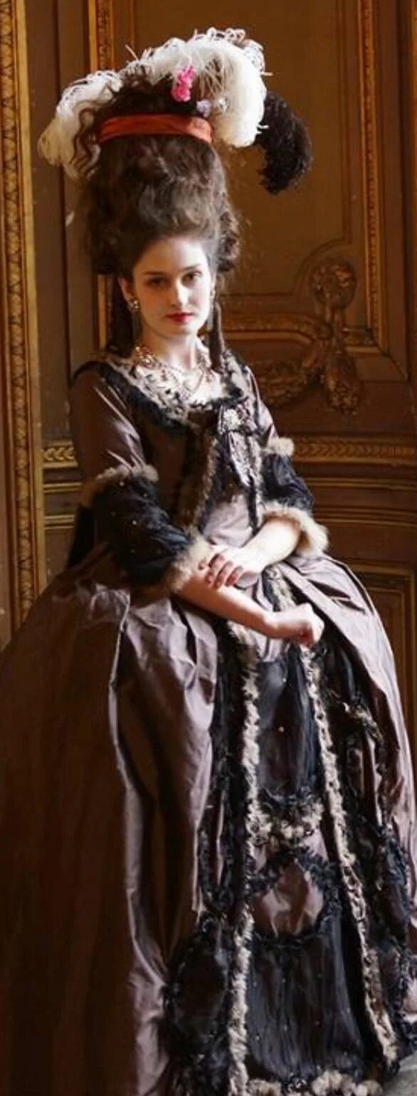 Версаль одежда. Костюм фрейлины для девочки. Версальская одежда.