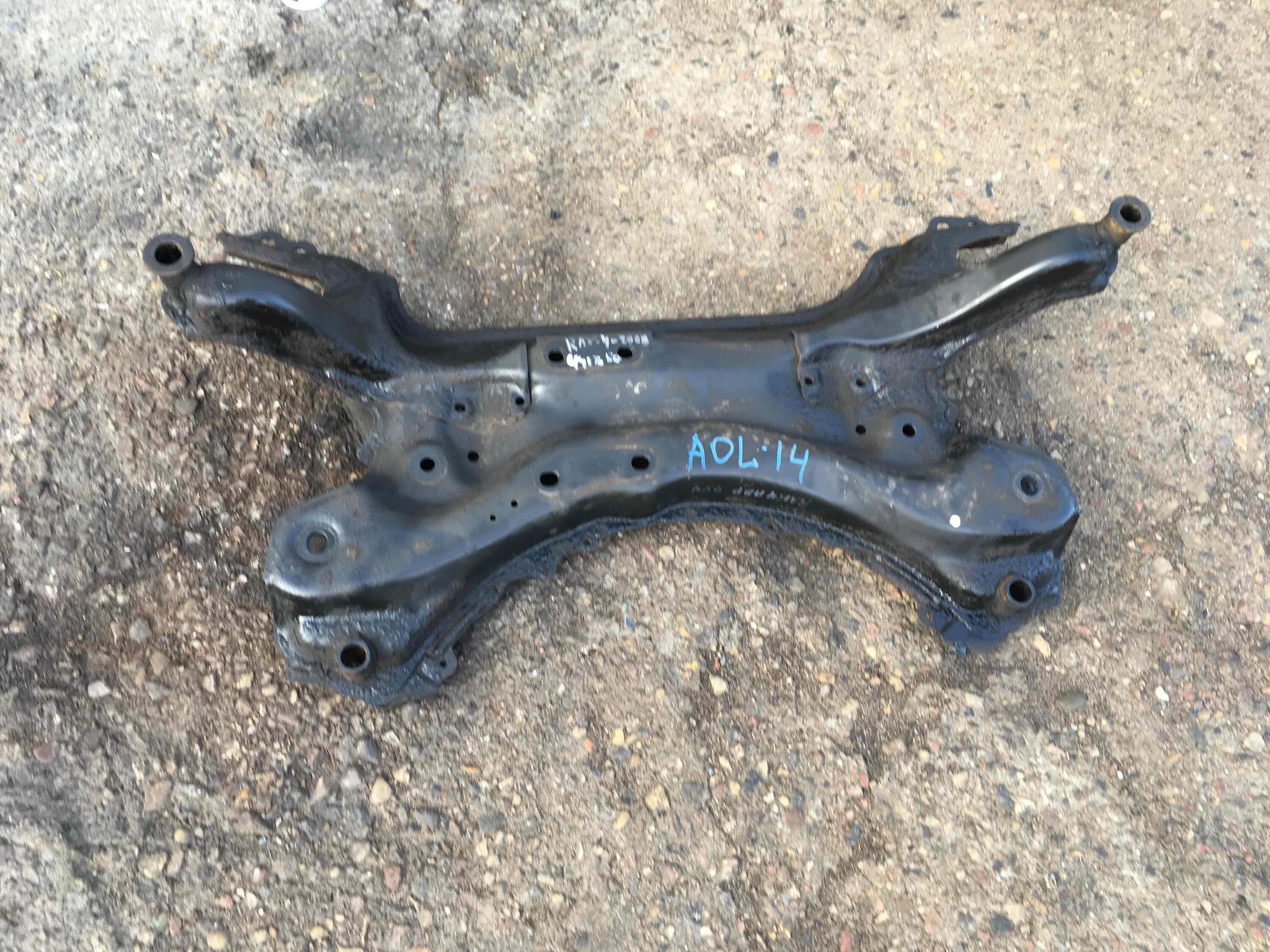 подрамник передний тойота рав 4 2004 года. моста тойота рав 4. передняя балка подрамник тойота рав 4 2004. передняя балка рав 4 ii. балка рав 4.