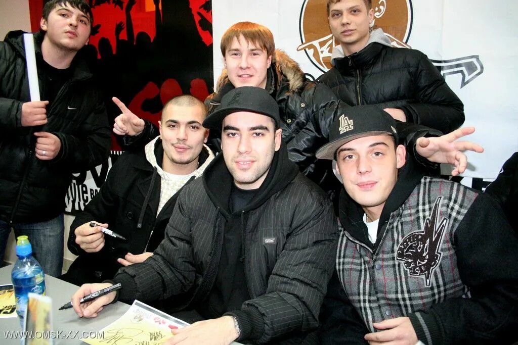 слим группа центр. солисты группы центр. птаха гуф слим рэпер. центр гуф слим птаха. группа centr гуф.