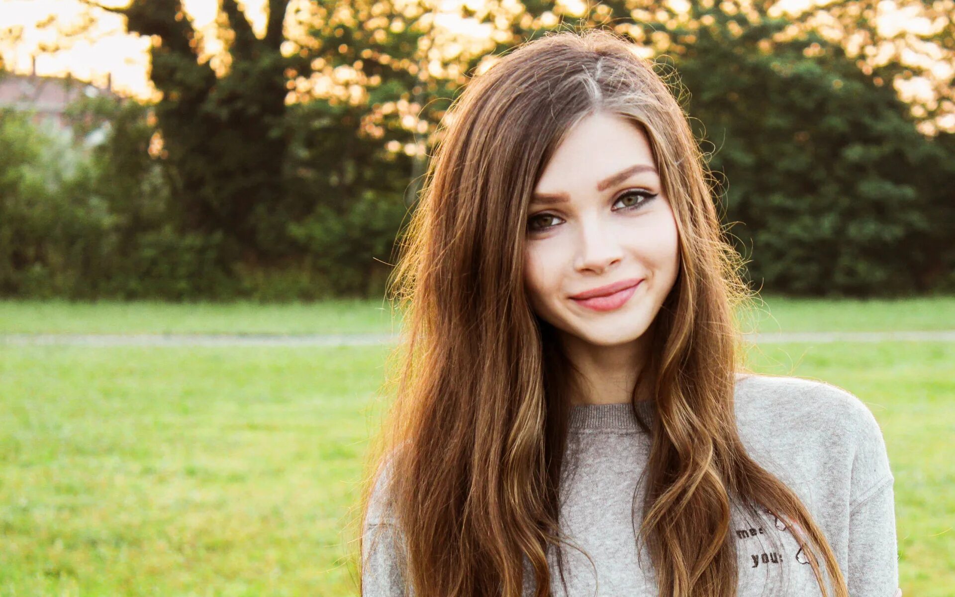 Няшки. Красивая девушка с каштановыми волосами. Tifa lockhart косплей. Тифа локхарт и айрис гейнсборо 18. Русые волосы у девушек.