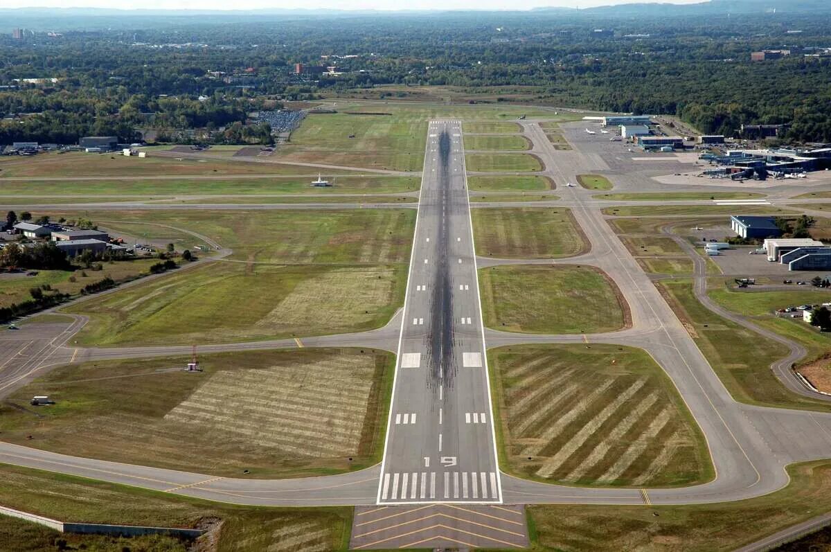 Сколько полос в аэропорту. Munich Airport взлетно посадочные полосы. Munich Airport (Germany) взлетно посадочные полосы. Международный аэропорт Олбани. Munich Airport взлетно посадочные.