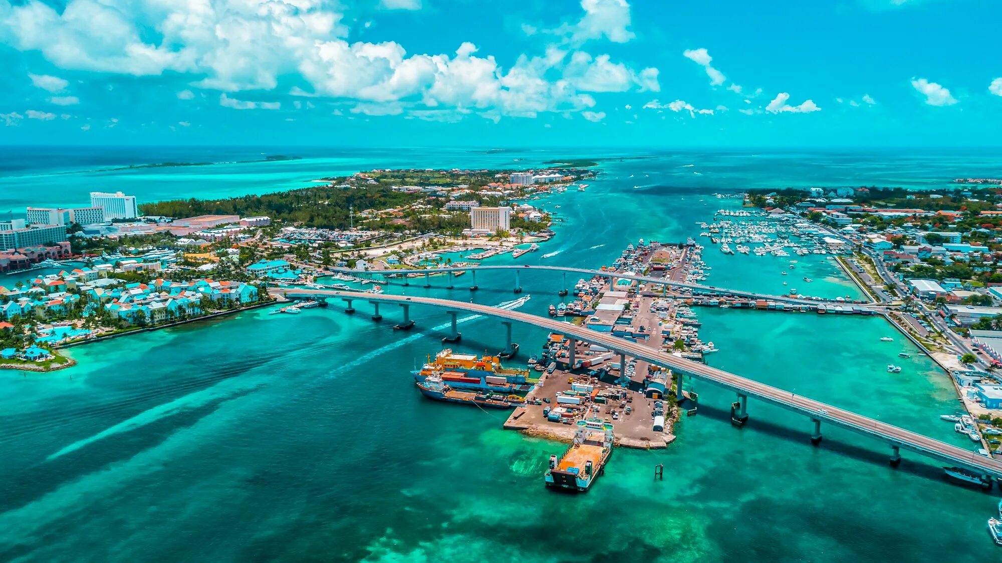 Нассау столица какого государства. Нью Провиденс Нассау. Бухта Нассау. Nassau Bahamas. Багамские острова, город Freeport.