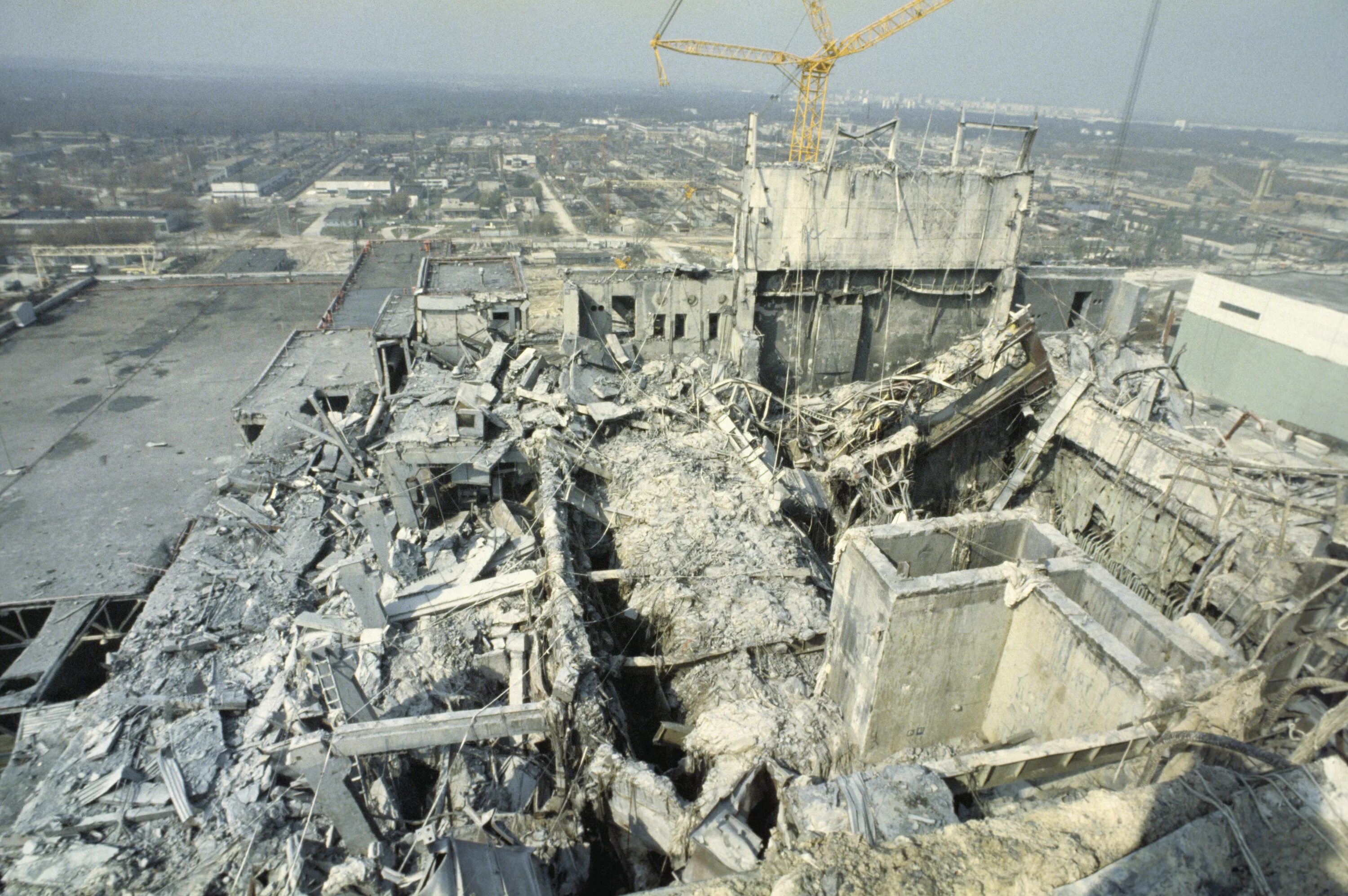 Chernobyl disaster. 4 Энергоблок Чернобыльской АЭС 1986. 4 Энергоблок ЧАЭС 1986 года 26 апреля. Припять ЧАЭС 1986. Разрушенный 4 энергоблок ЧАЭС.