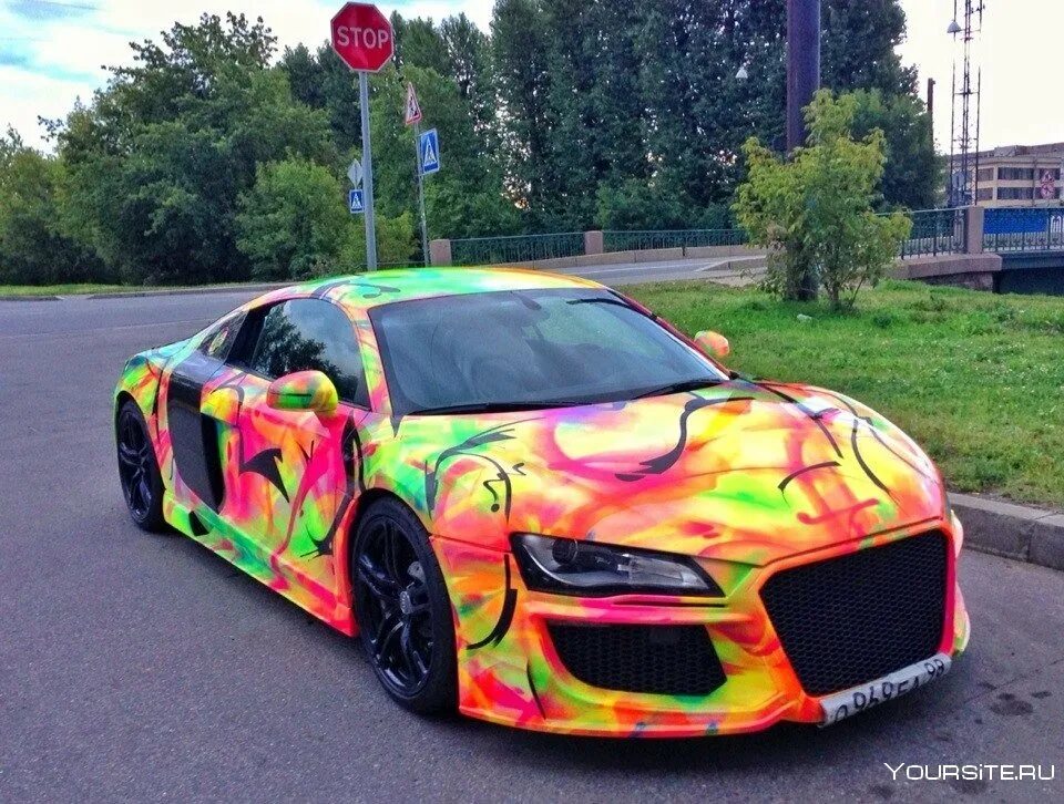 Разрисованная машина. Аэрография форд фокус 3 универсал. Разрисованные машины. Разноцветные машины. Разрисованная машина.