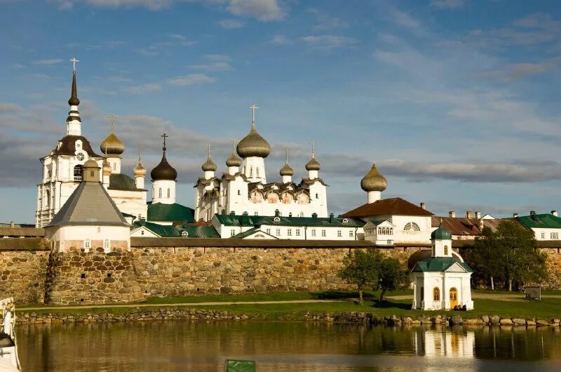 святыни соловецких островов. спасо-преображенский соловецкий ставропигиальный мужской монастырь. соловецкие острова спасо-преображенский соловецкий монастырь. соловецкий монастырь архитектор. успенская церковь соловецкого монастыря.
