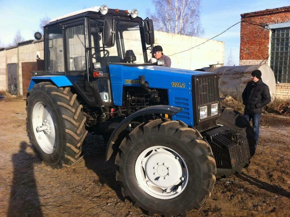 Купить 1221 б у. Новый трактор Беларус 1221. МТЗ 1221.1. Колёсный трактор белорус 1221. Трактор МТЗ 2112.