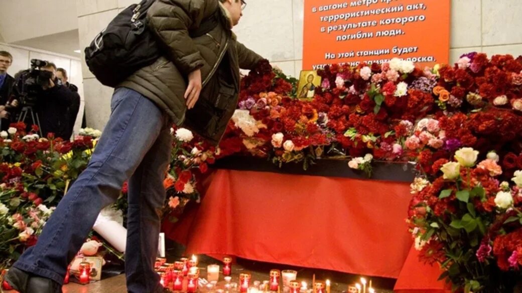 Взрыв теракт в метро 29 марта 2010. 29 ноября 2010 года. 29 ноября 2010 года. Теракт на лубянке и парк культуры. 29 ноября 2010 года.