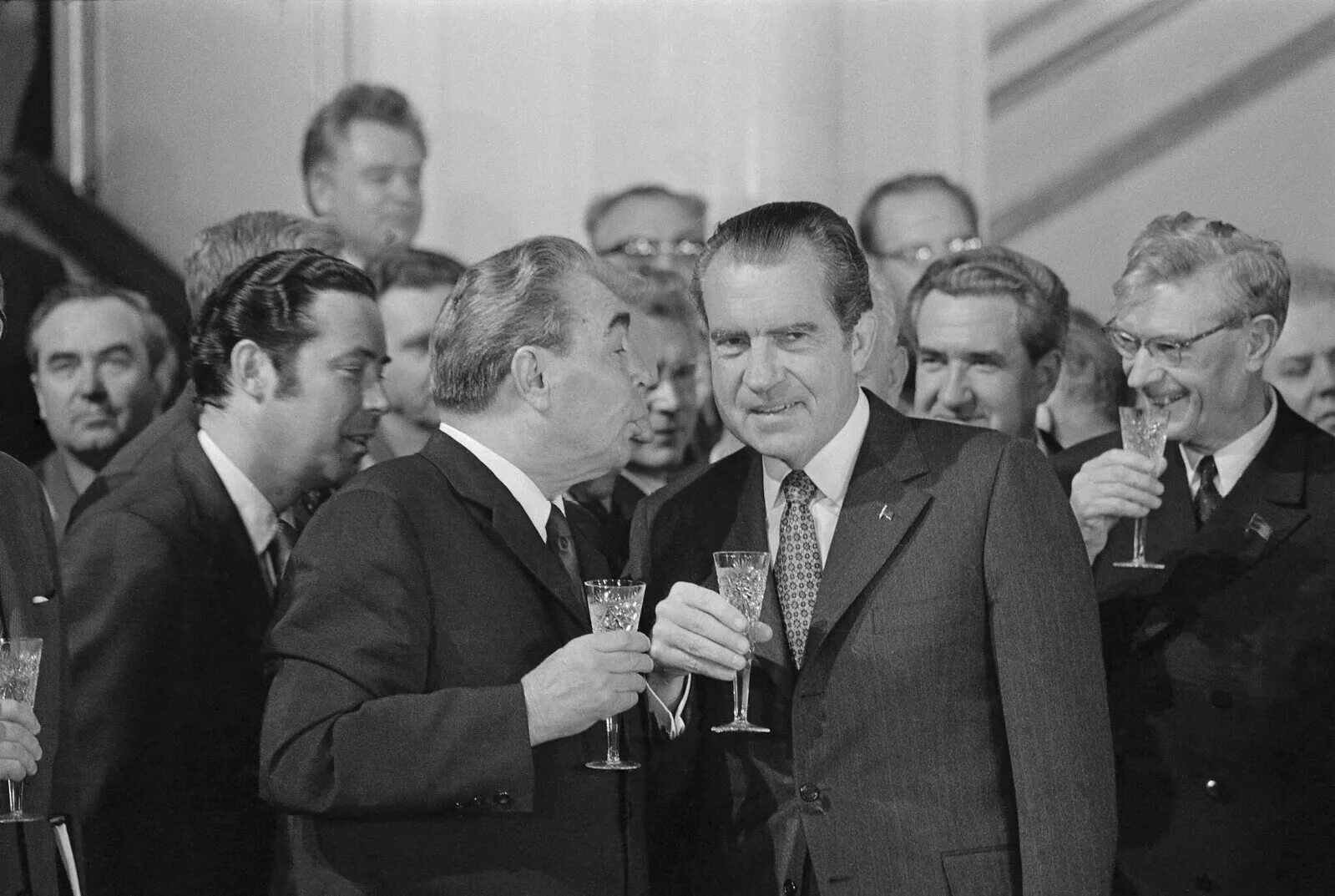 Визит л и брежнева в сша. Никсон и брежнев 1972. визит ричарда никсона в ссср 1972. брежнев и никсон.