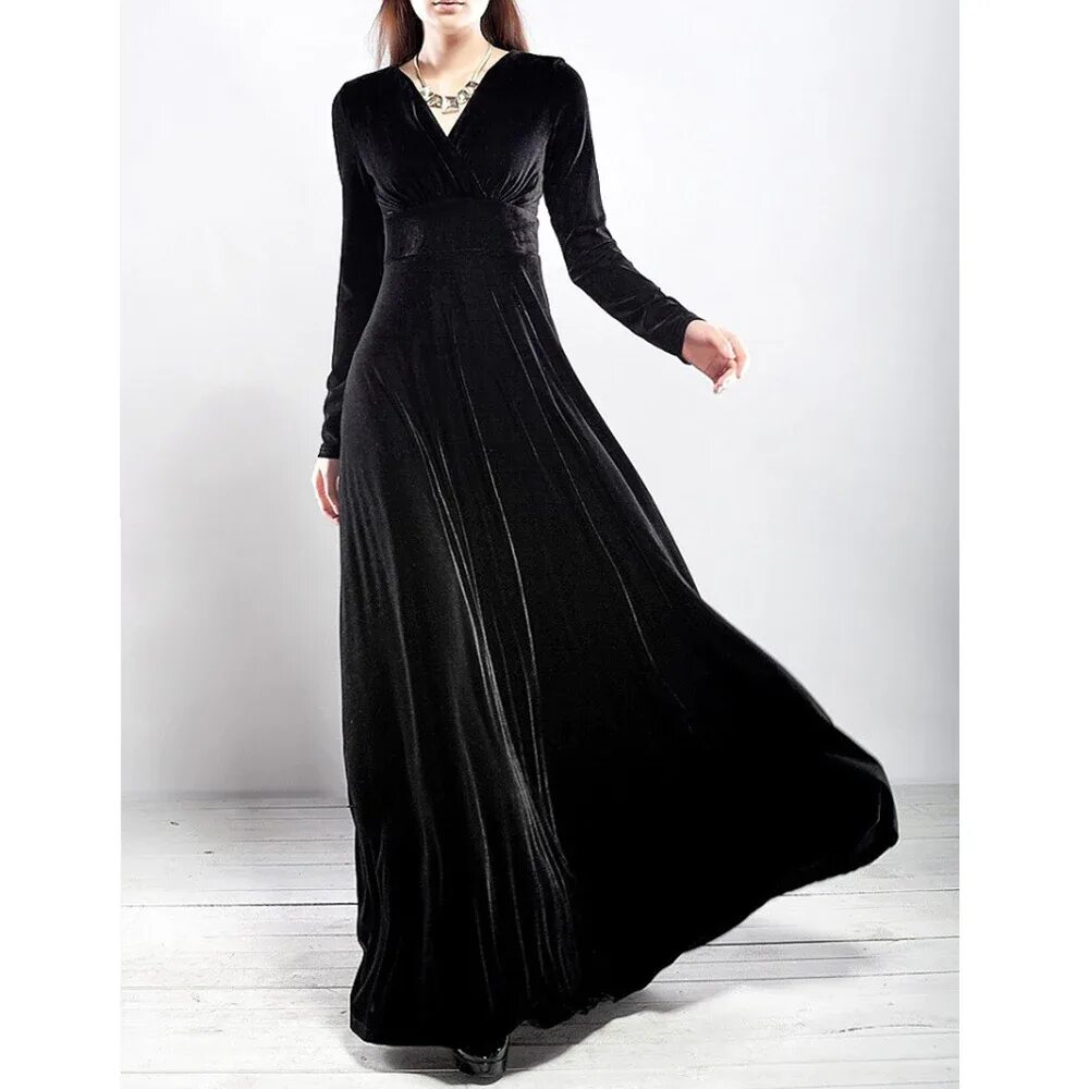 Бархатное платье макси. Длинное бархатное платье. Длинное чёрное платье с длинным рукавом. Черное бархатное платье длинное.