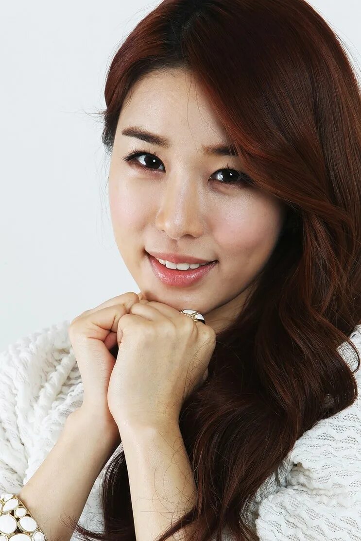 Книга энтина. Самые длинные ресницы в мире рекорд гиннесса. Самые длинные ресницы в мире рекорд. Гон ю актер. Айю iu.