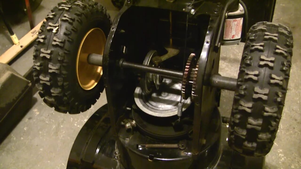 редуктор +трансмиссии снегоуборщика мтд м 56. 80-8. редуктор снегоуборщика stg 65s. ось колес снегоуборщика. ось колес снегоуборщика.