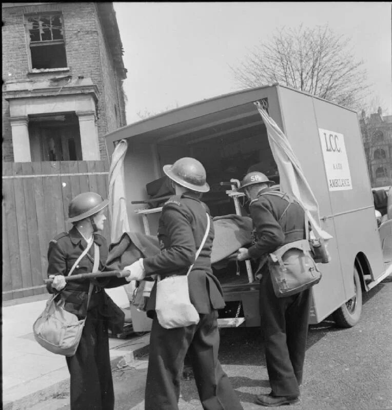 Лондон 1942 год. Civil Defence. ВЦСПС В Лондоне 1942 фото.