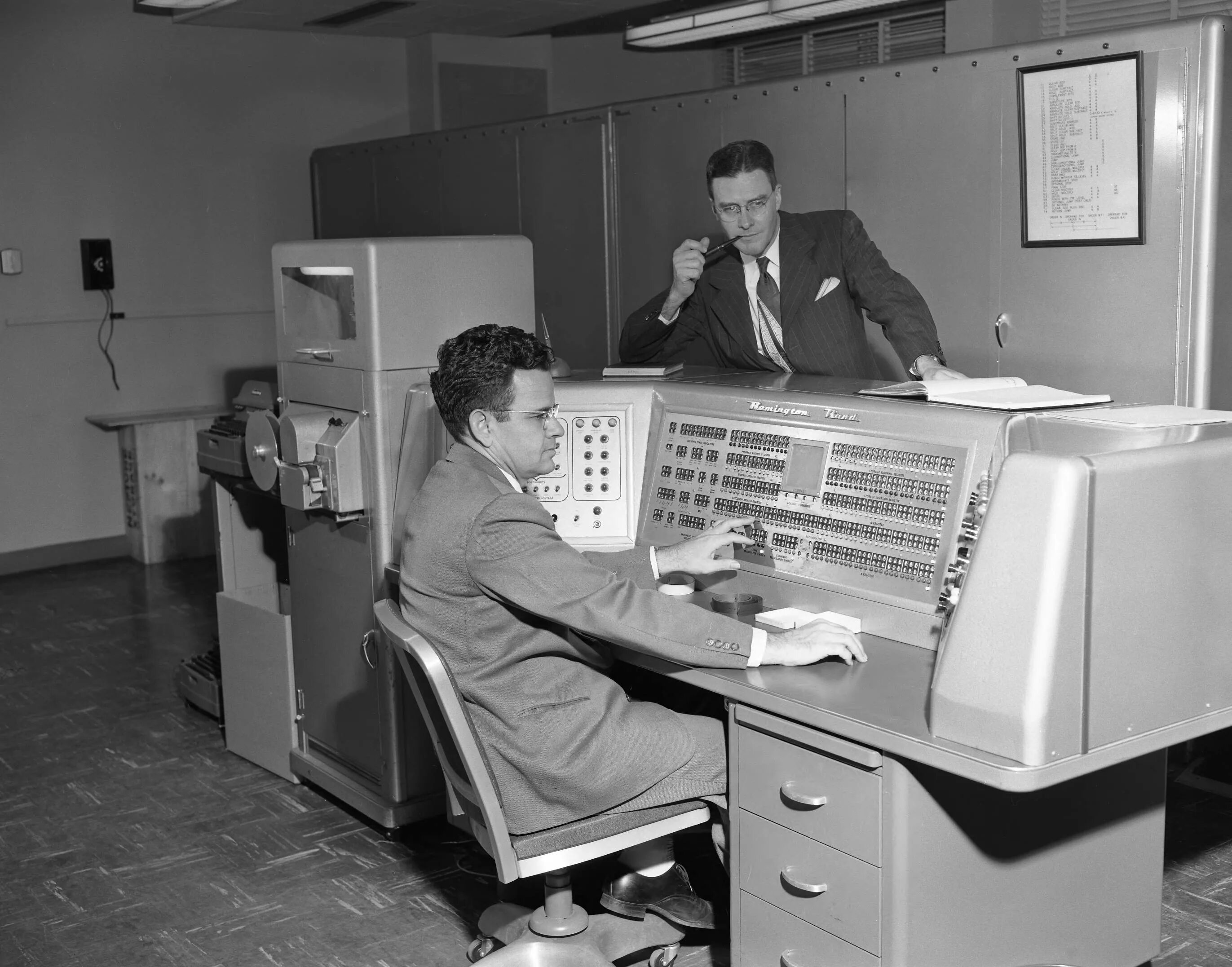 It s the computer it s. Компьютер 1950. Computer 1950s. Computer 1950.