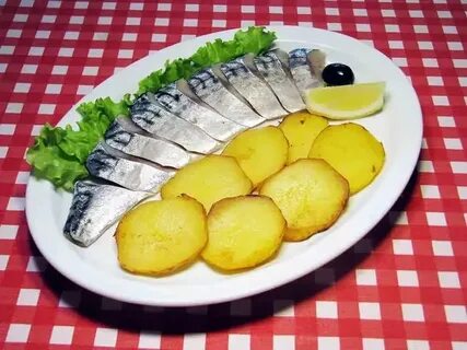 Скумбрия копченая с картошкой