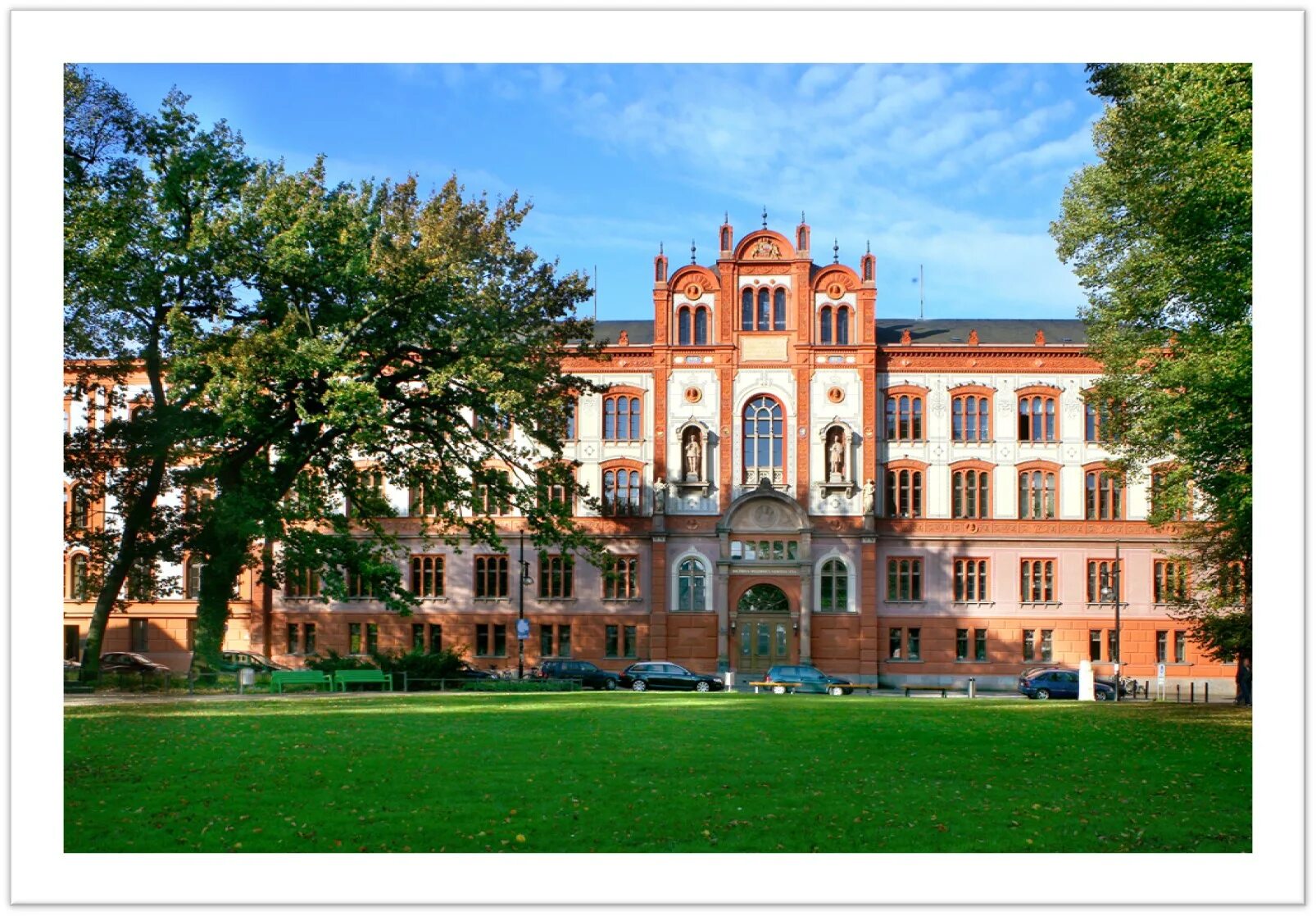 Ростокский университет в Германии. Университет в г. Росток (Германия). Университет Корвина Венгрия. Знаменитый университет Лунд.