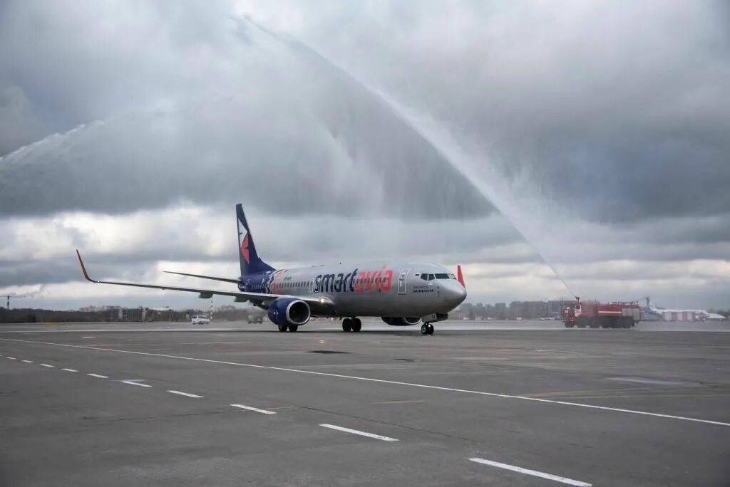 Смартавиа кормят или нет. 737-800 смартавиа. боинг 737 смартавиа. boeing 737-800 smartavia. смарт авиа 737-800.