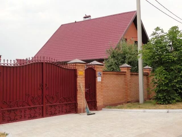 Самый крутой частный дом в нижнекамске. Коттеджи нижнекамск. Коттеджи нижнекамск заброшенные. Дома в шереметьевке ленобласти. Березовая грива нижнекамск камская 126.