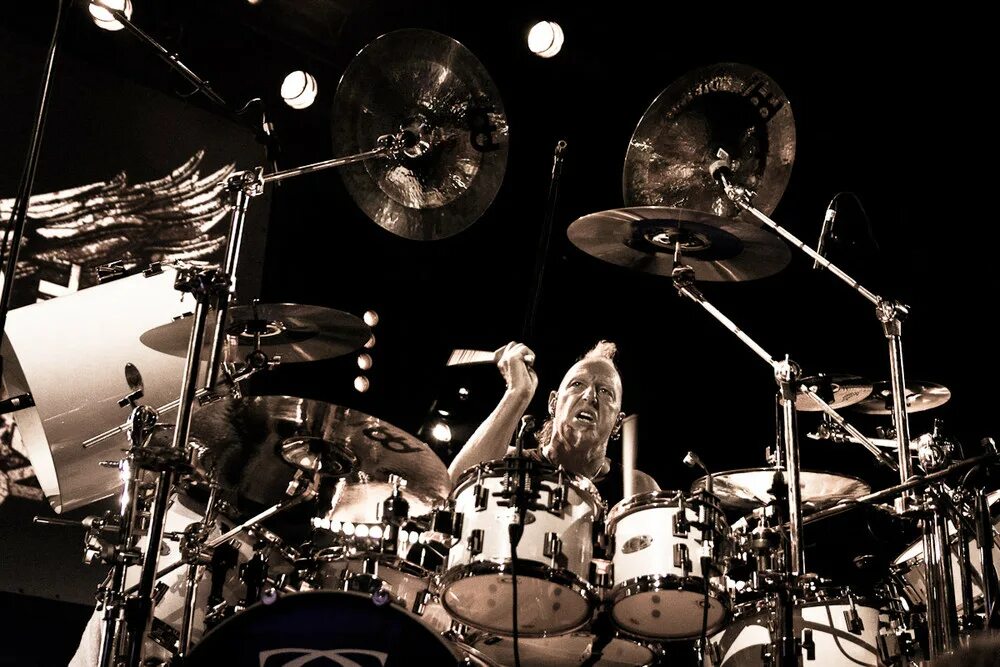 Барабанщики васильев грув. Выступление барабанщиков. Шоу барабанщиков vasiliev groove. Барабанщица meytal cohen. Выступление барабанщиков.