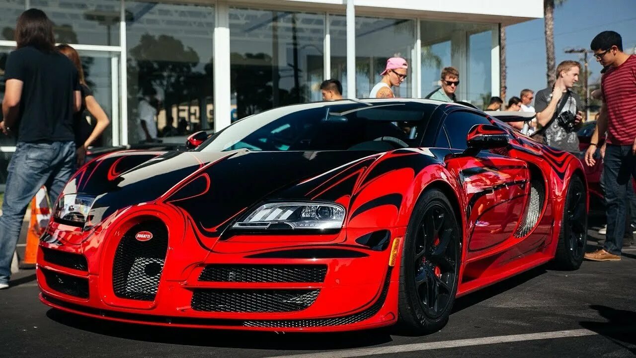 Bugatti Veyron Ferrari Enzo. Машина Бугатти авентадор. Бугатти Вейрон чёрно красный. Бугатти Вейрон красно черная.