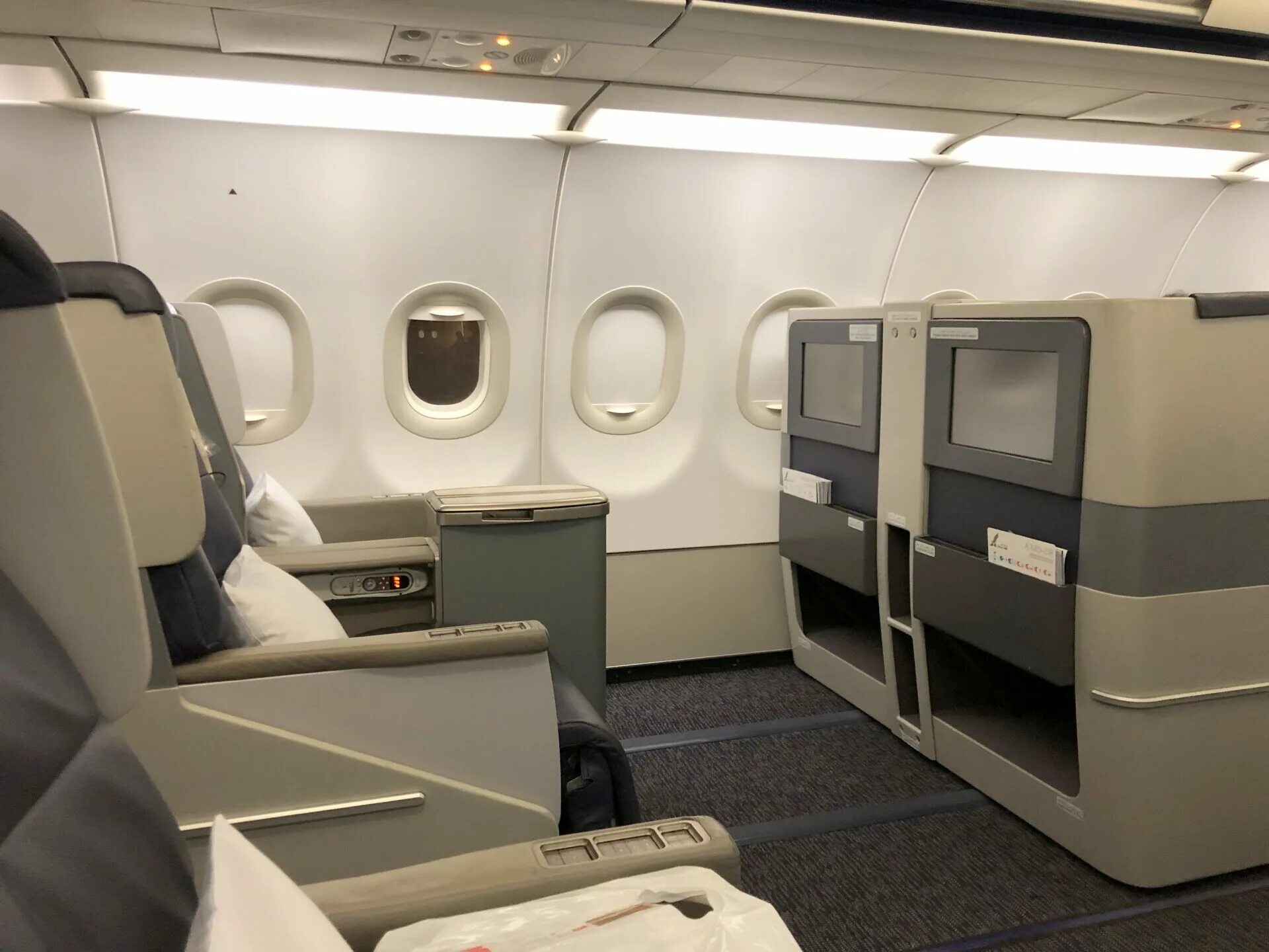 Gulf Air a320 Business class. A320neo Gulf Air Business class. Gulf Air Airbus a320 Business class. А 320 Нео Gulf Air Business class. Air business