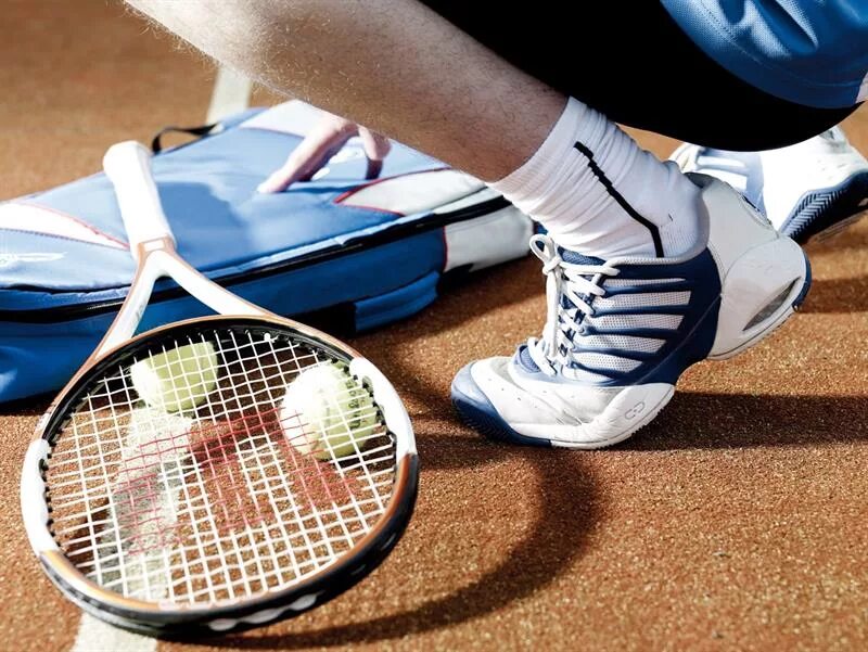 Tennis. Обувь из ракеток. Tennis hard подошва. Фото на тему теннис.