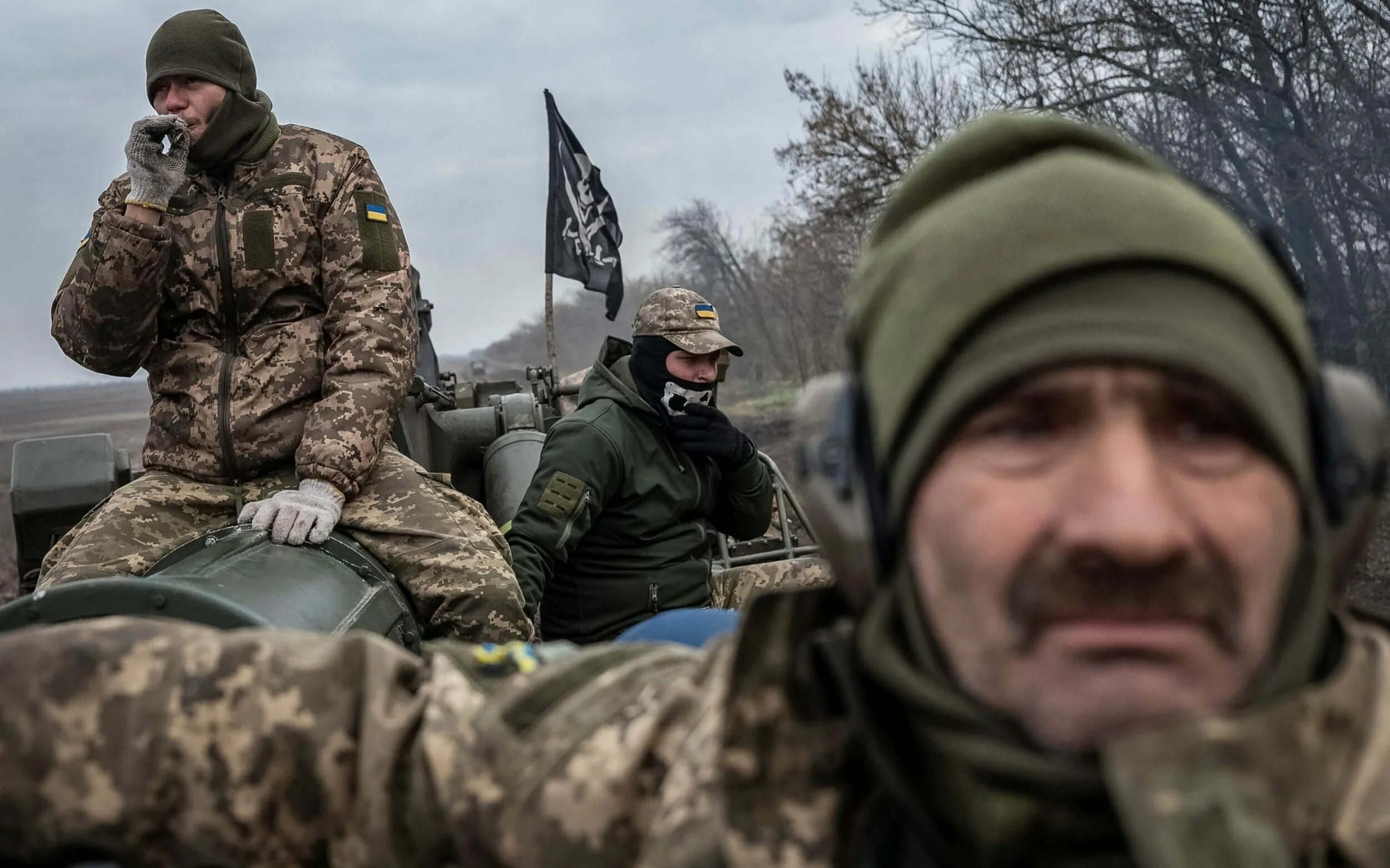 Украина сдается россии сегодня. Солдаты России на Украине. Украина Россия солдаты русские. Украинский журналист.
