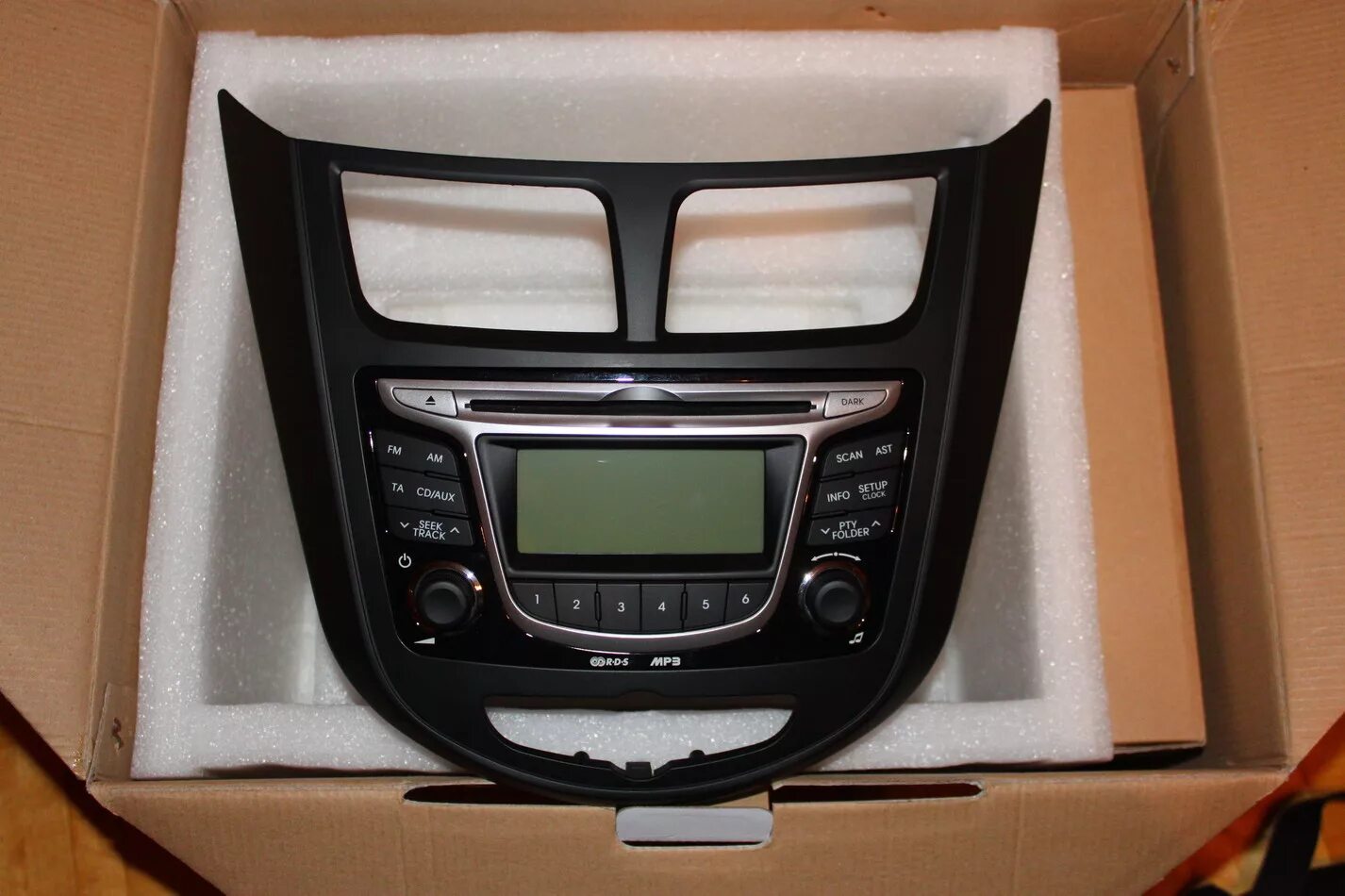 штатная магнитола солярис 1 рестайлинг. магнитола хендай солярис 1. штатная магнитола солярис 1 с блютуз. штатная автомагнитола хендай солярис 2011. магнитола солярис 1 рестайлинг.