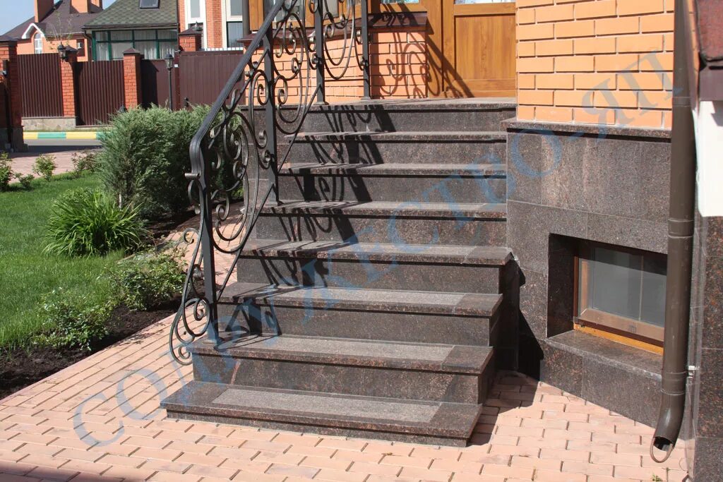 крыльцо пушкин. терем в сказке о рыбаке и рыбке. пушкин в михайловском. гранитные ступени дымовский. пушкин на крыльце.