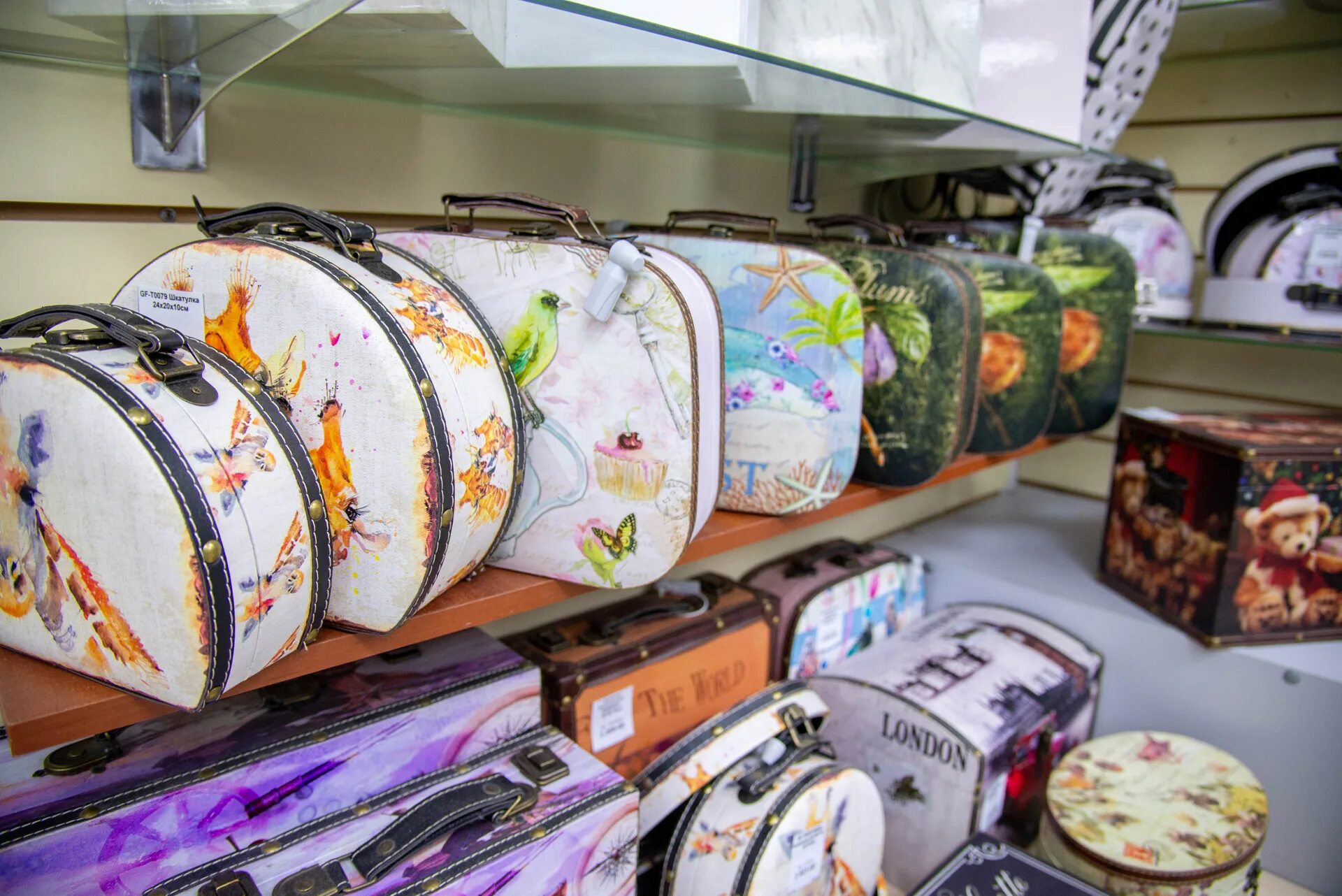 Требуется сотрудник. Инструменты для работы в орифлейм. Бизнес реклама текст. Картинки приглашение в бизнес. Работа в интернете на дому.