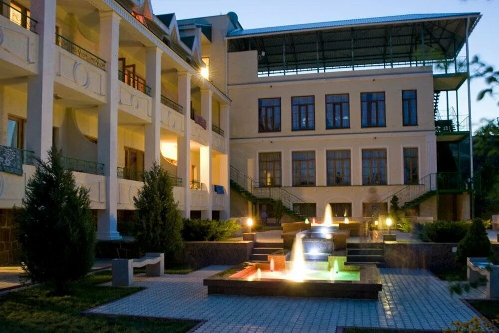 гостиница меридиан в керчи. империал керчь героевка. керчь ул чкалова 18. новоотрадное отели. керчь героевское белый парус.