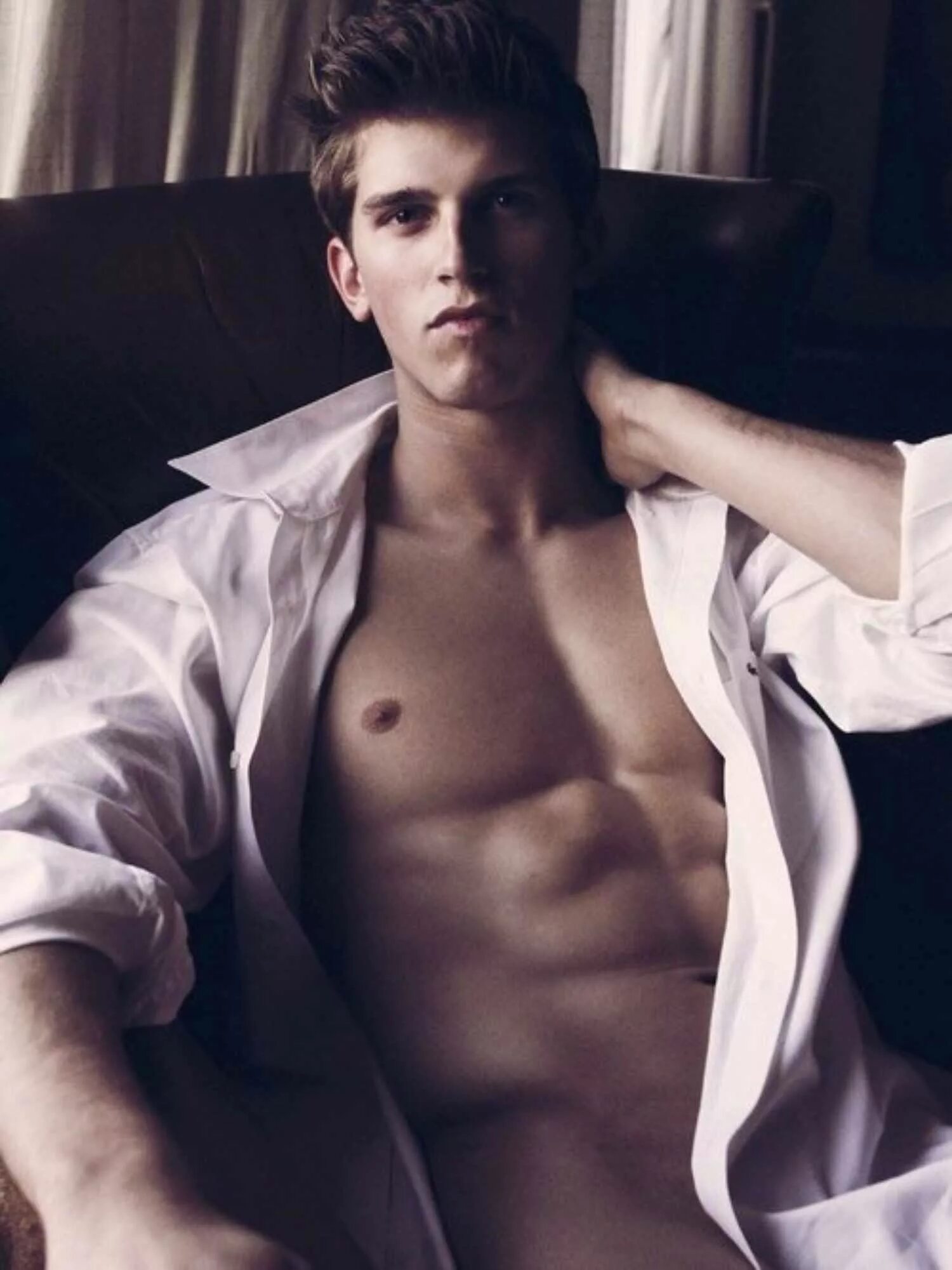 красивые горячие парни. жгучие парни. красивые мужчины в трусах. возбужденные парни 18. красивые мужчины в трусах.