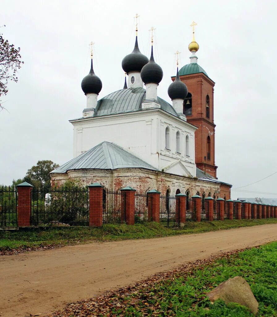 Фгкс в ярославской области. Церковь Илии пророка Ростовский район. Село Васильково Ростовского района Ярославской области. Деревня Васильково Ростовский район Ярославская область. Храм Илии пророка в Ярославской области.