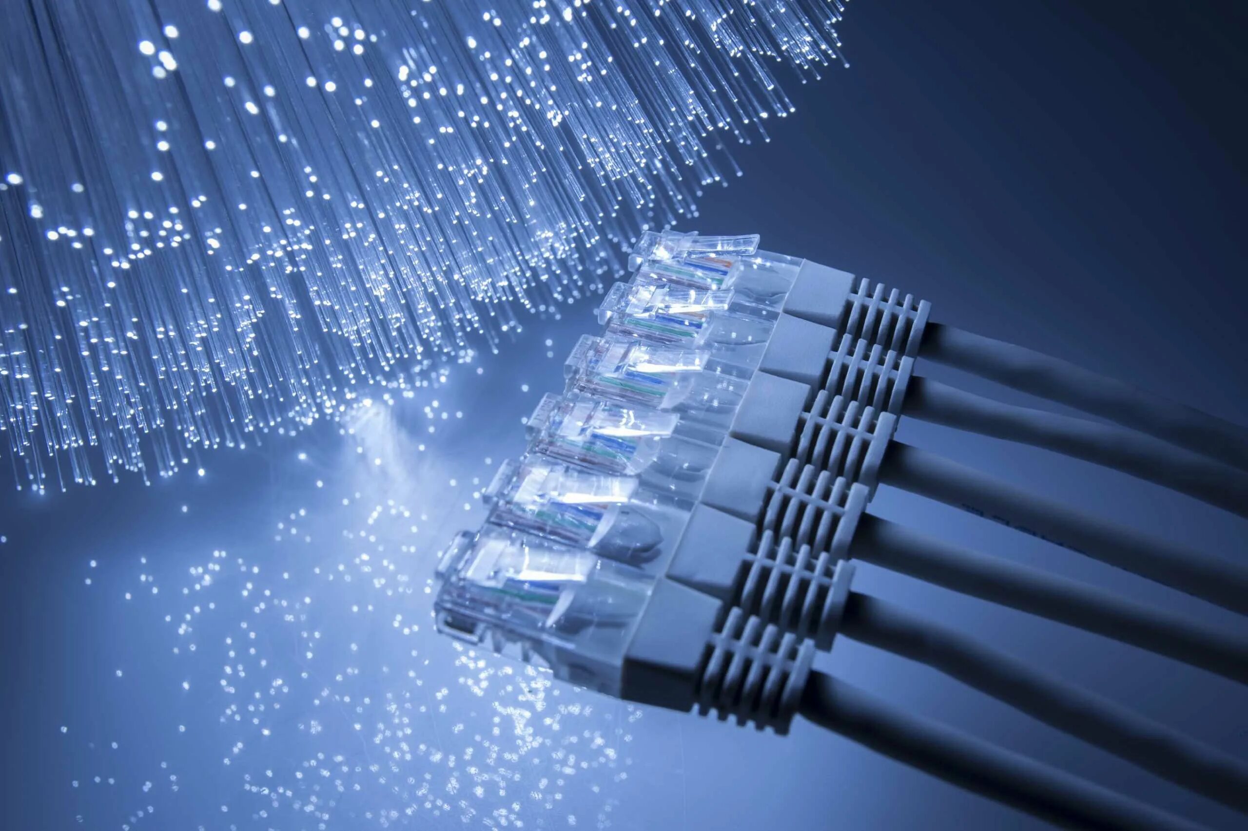 Кабельные сети интернет. Провод Ethernet ВОЛС. Оптоволокно сетевой кабель. Волоконно-оптические линии связи. Сетевое оборудование компьютерных сетей оптоволокно.