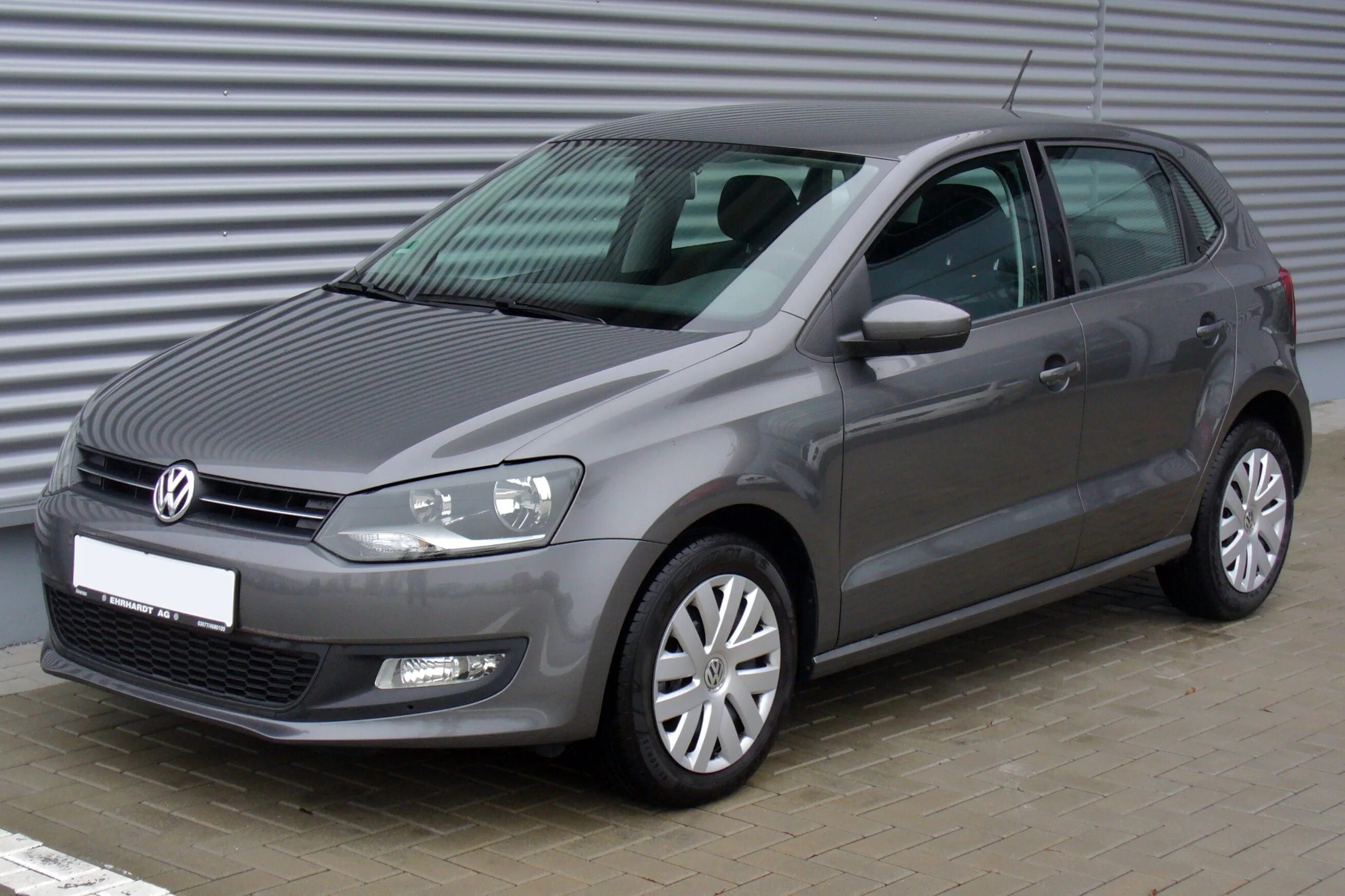 Wv polo 1.6. Volkswagen Polo 5 хэтчбек 2012. VW Polo 6r1. Volkswagen Polo хэтчбек 2011. 1.6 VW pollo.