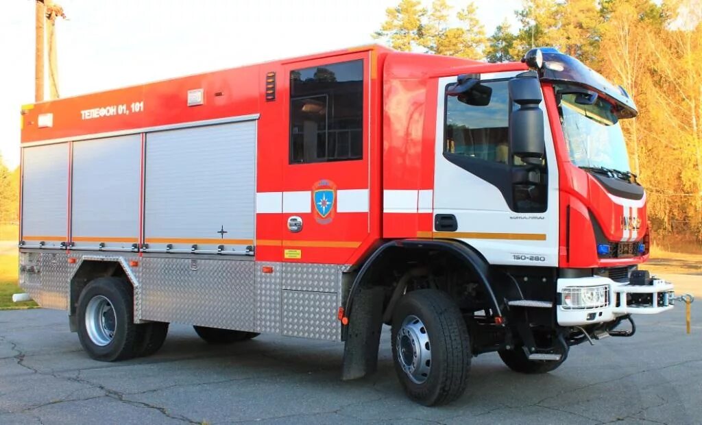 Средний ремонт пожарного автомобиля. АЦ-3,2-40/4 Iveco-AMT. Пожарная Ивеко АЦ3.2-40. Ивеко АЦ 3.2-40/4 ТТХ. Пожарная автоцистерна АЦ-3,2-40/4 Ивеко.