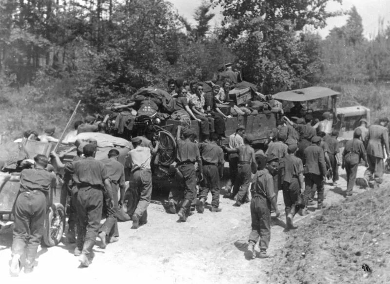 Венгерские военнопленные 1945. Солдаты возвращаются домой 1945. Пленные венгры. Венгерские военнопленные