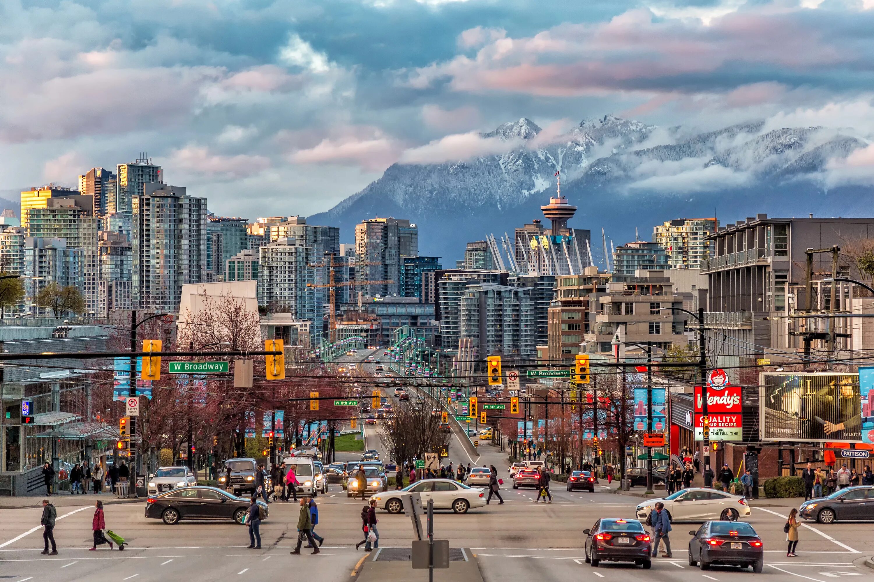 Приветливый город. Ванкувер Канада. Ванкувер City Canada. Ванкувер город в Канаде улицы. Ванкувер Британская Колумбия.