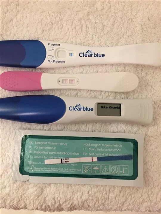 Тест clearblue до задержки. Clearblue тест. Струйный тест на беременность Clearblue. Положительный тест Clearblue струйный. Clearblue беременна.
