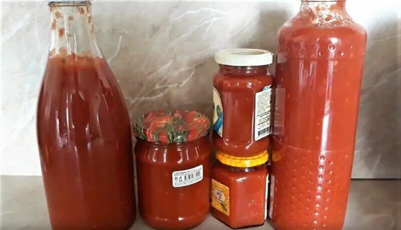 Домашний кетчуп из помидор перца болгарского. Домашний кетчуп. Домашний кетчуп на зиму. Домашний кетчуп из помидор на зиму. Кетчуп пальчики оближешь из помидоров.