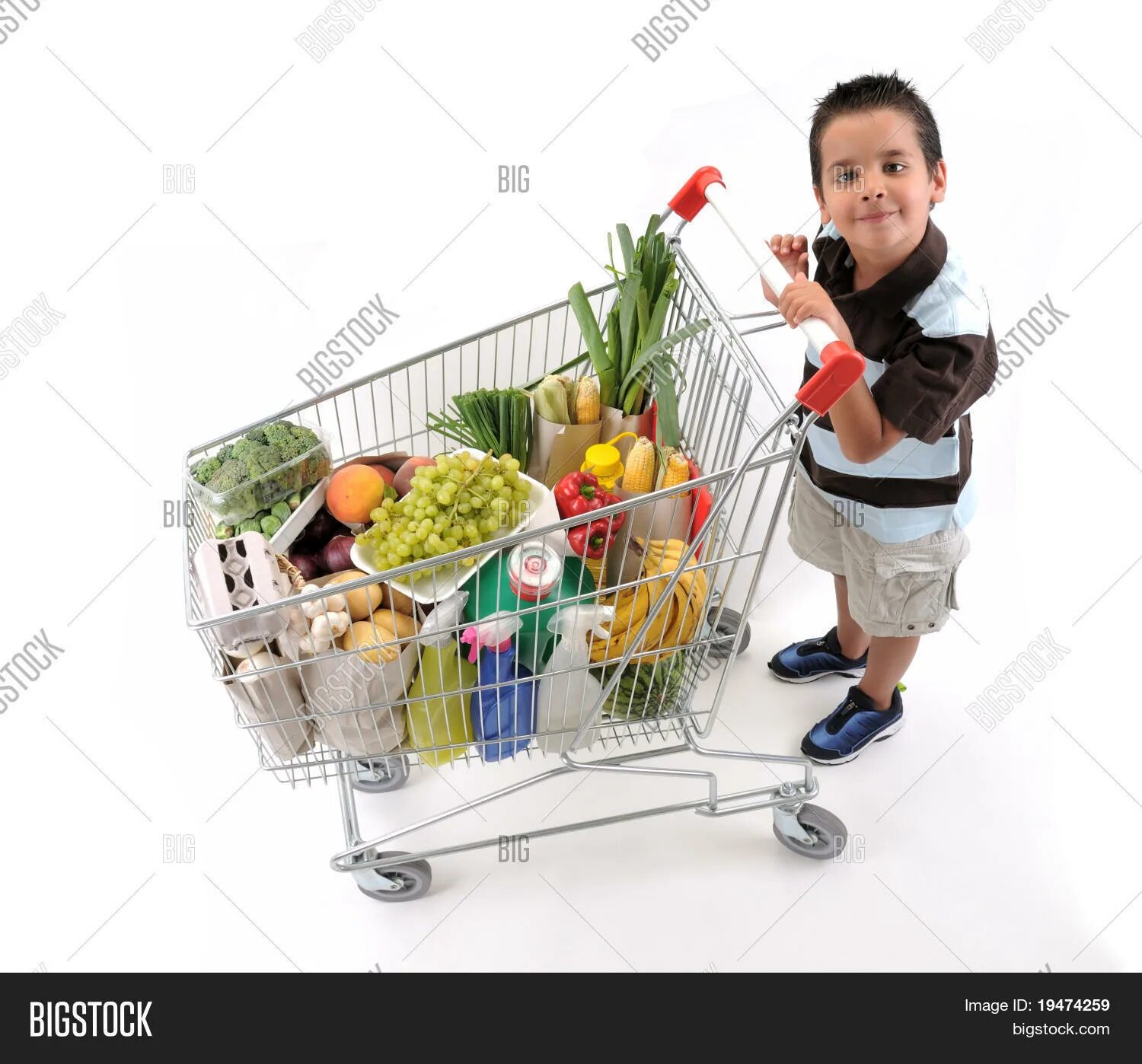 Корзина с продуктами. Кидать продукты. Корзина продуктов в магазине. Кидать продукты. Поход в продуктовый магазин.