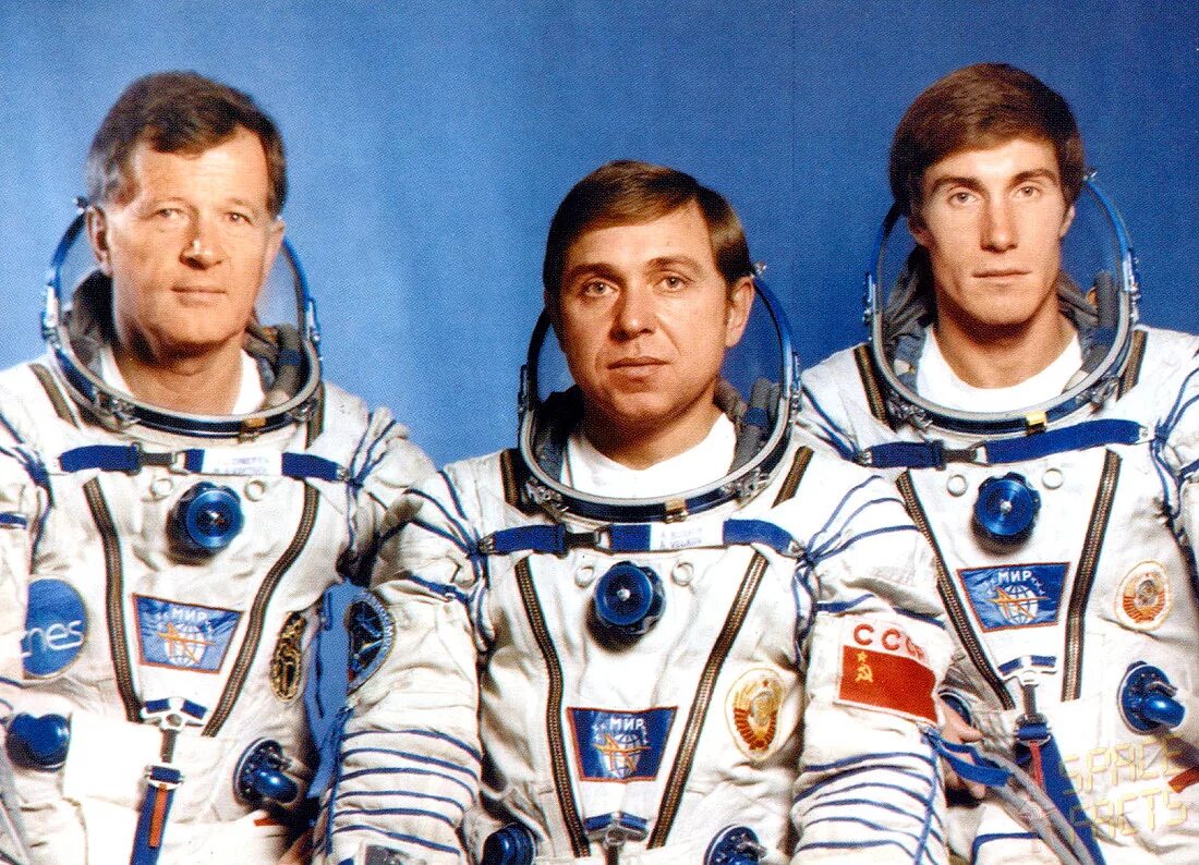 салют 7 кадры. салют 7 космонавты джанибеков и савиных. джанибеков и жан-лу кретьен. александр александрович волков (космонавт). владимир джанибеков салют 7.