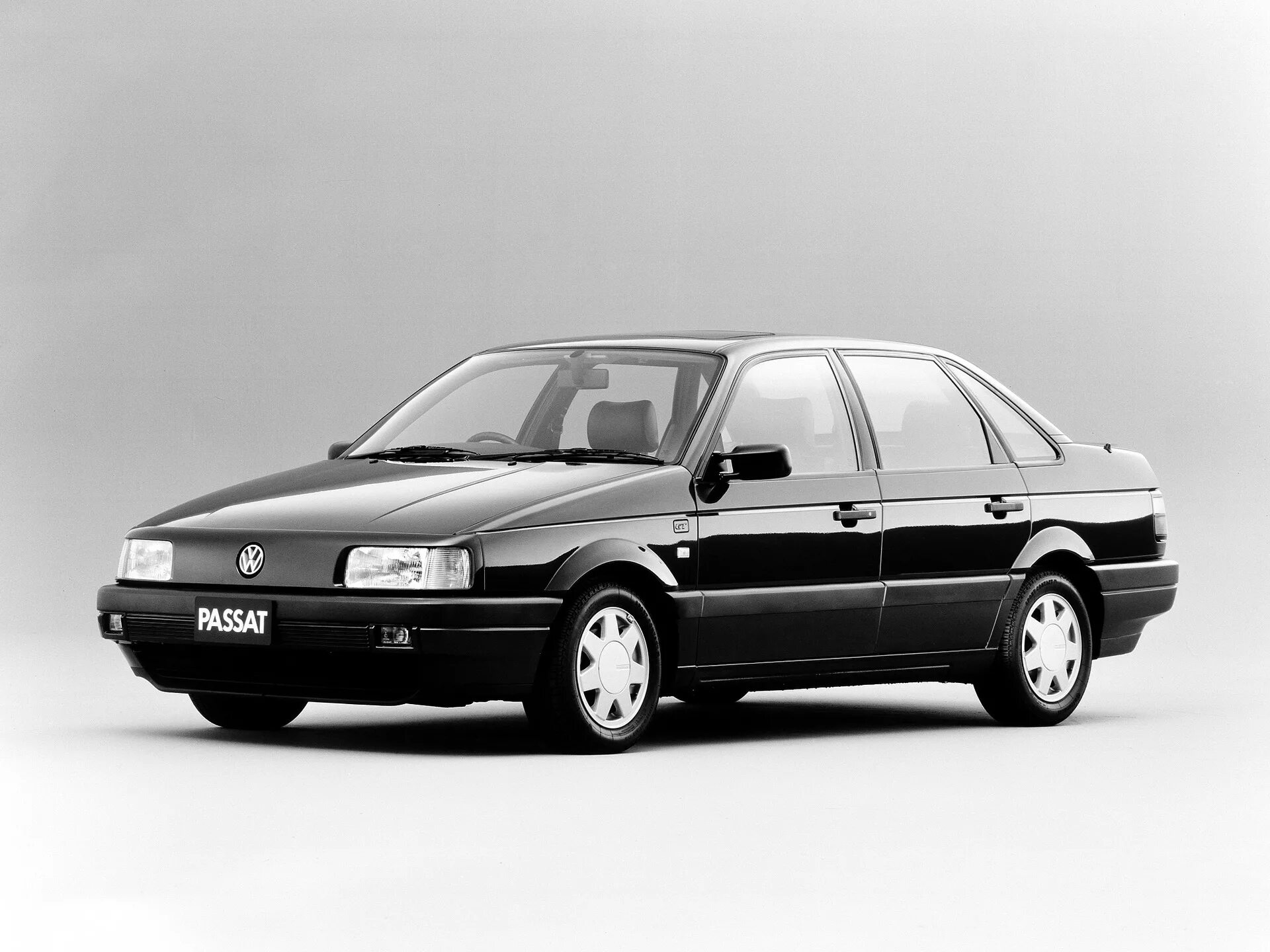 Купить пассат в4. Volkswagen Passat b3 седан. Фольксваген Пассат b3. Фольксваген Пассат б3 седан. Volkswagen Passat b3 седан 1990.