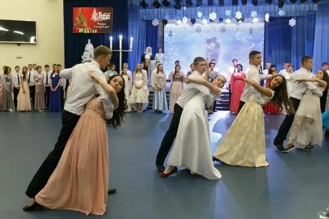 Танец выпускного класса вальс