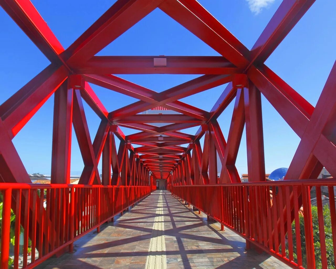 Сколько ушло металла на мост красный дракон. Ферменный мост. Ферма моста. Мостовые конструкции. Треугольники в конструкции мостов.
