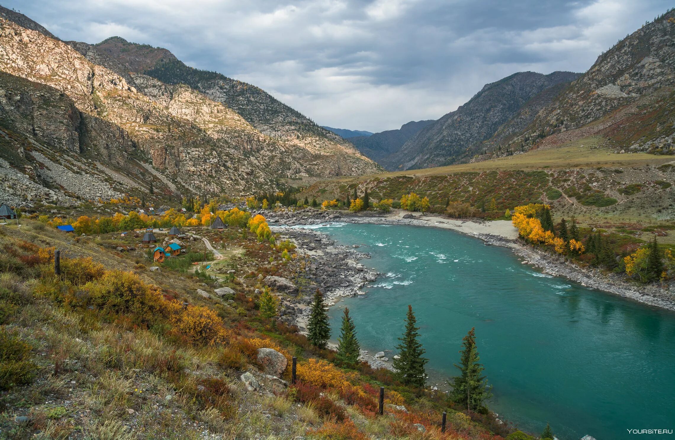 Кардон беле алтай телецкое озеро. Кордона алтайский. Кордон чири на телецком озере. База кур кечу горный алтай. Яйлю телецкое озеро.