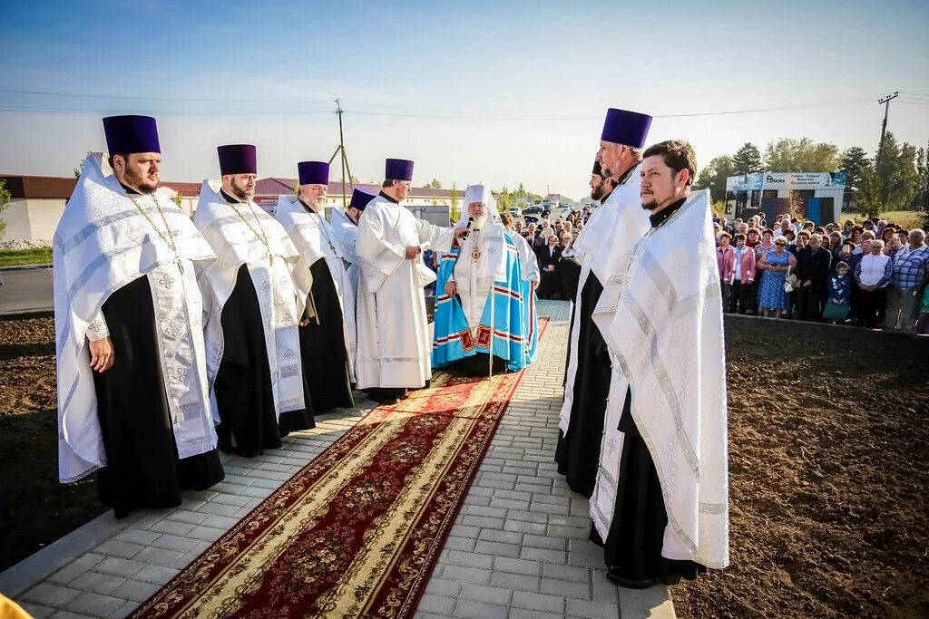 Погода изобильный ставропольский край 10 дней. Священники Изобильного. День города Изобильный 2022. Священник город Саки. Митрополит Ставропольский и Невинномысский нагродил Арашукова.