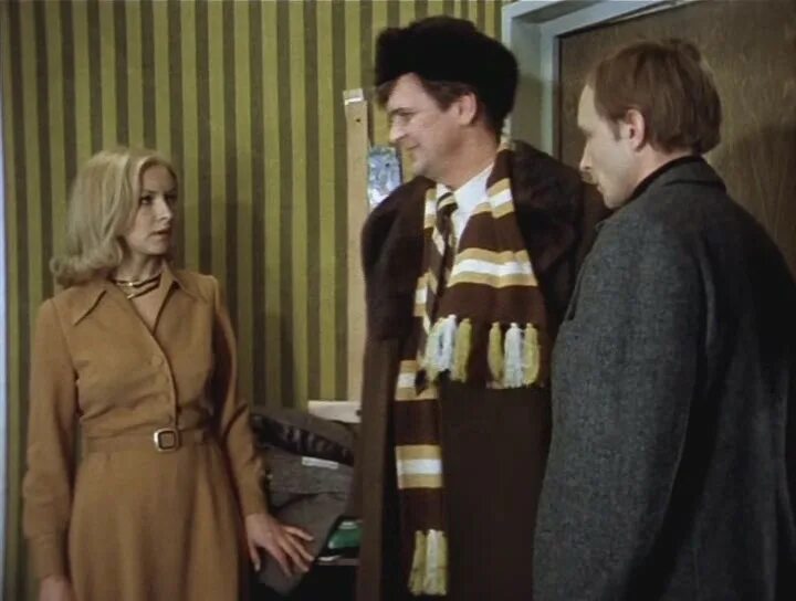 Кино ирония судьбы и с легким паром. Ирония судьбы 1976. Андрей мягков и барбара брыльска ирония судьбы. С легким паром сюжет. С легким паром сюжет.