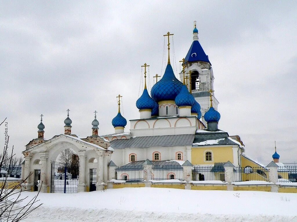 церковь николая 2 чкаловский. храм в чкаловском. храм в чкаловском. храм на чкалова николая. храм анастасии узорешительницы чкаловск.
