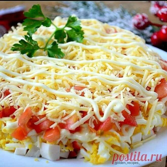 Слоеный салат с крабовыми палочками. Новогодние слоеные салаты. Вкусный салат не слоеный. Слоёный салат «генеральский». Салат многослойный.